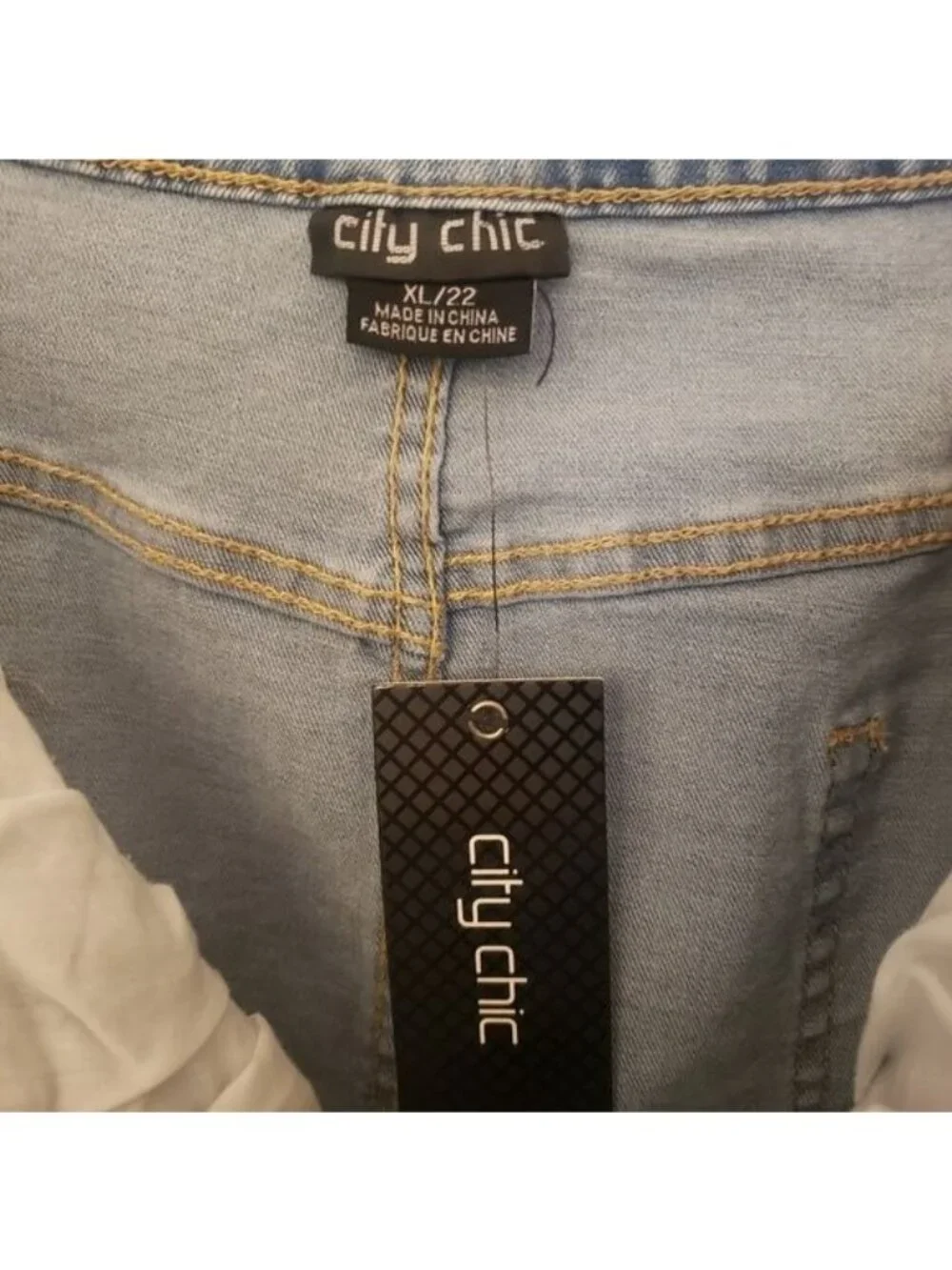 City Chic Denim Pencil Knee Length Skirt Light Wash Fading Pockets Size 22W NWT